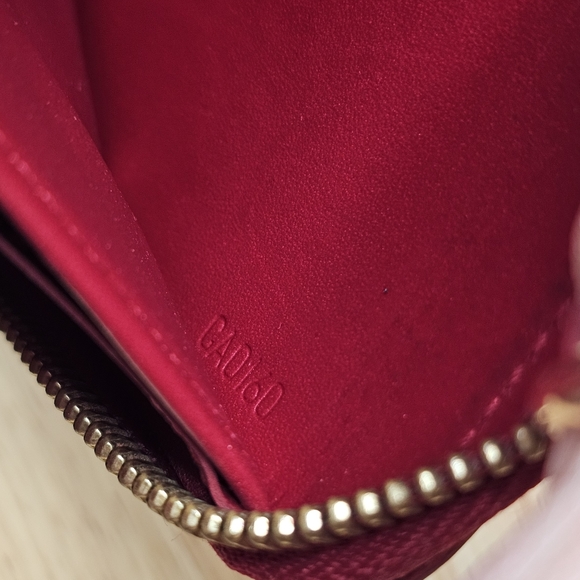 Louis Vuitton Vernis Red Wallet - Picture 3 of 10